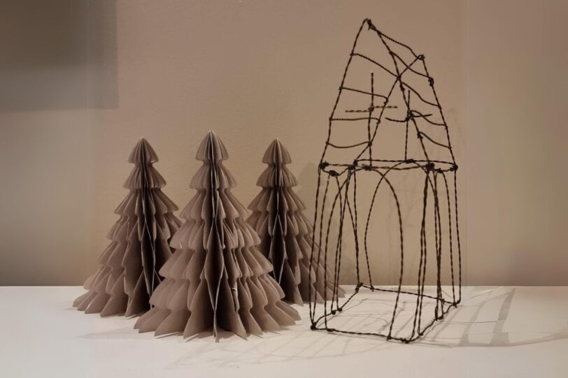 Kerst decoratie lichte aardse kleuren