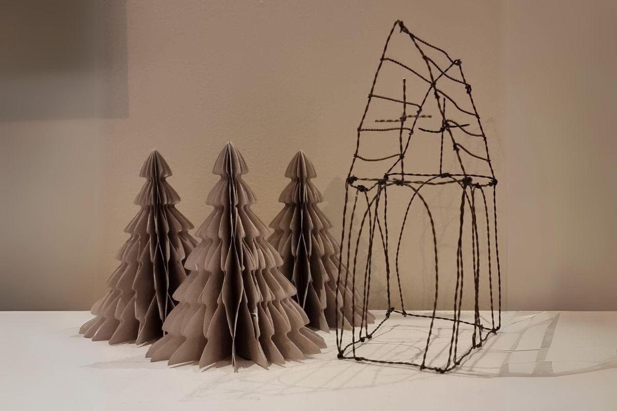Kerst decoratie lichte aardse kleuren