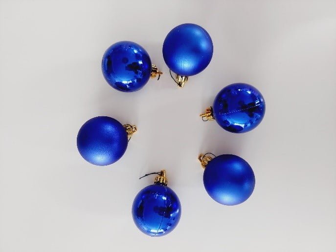 felgekleurde-kerstballen