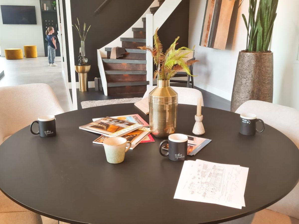 influencer op bezoek bij event (2)
