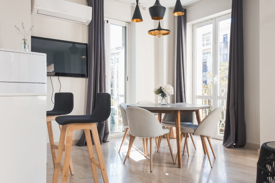 Scandinavische eettafel