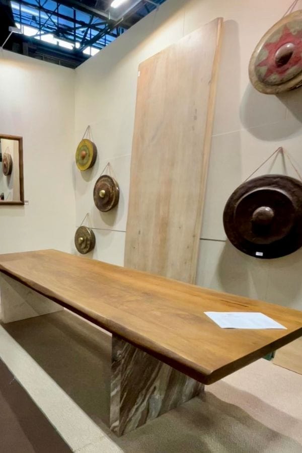 tafel met marmer plaatpoten