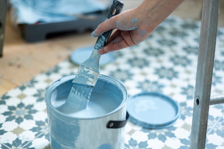 Zo kies je uit verschillende stalen de juiste verfkleur