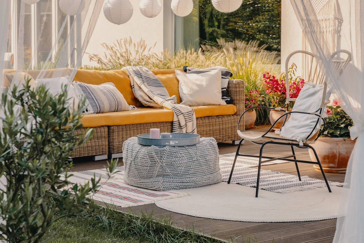 Loungekussens in de tuin